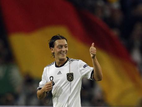 Germany star Mesut Özil : Don't worry Turkey, i am here..