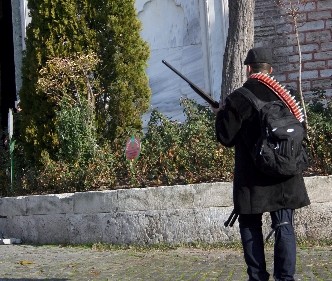 Gunman fire at crowd near Blue Mosque and Topkapı Palace in Istanbul