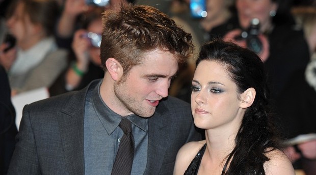 Robert Pattinson Leaves Kristen Stewarts House After She Cheated On Him Twilight News