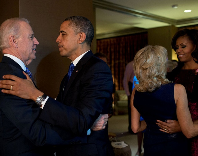 Obama receives congratulations from Joe Biden and his wife / White House official photo 