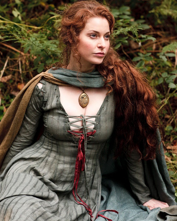 We know her as Ros in Game Of Thrones Burlesque artists Esme Bianco, Photos / Magazine News