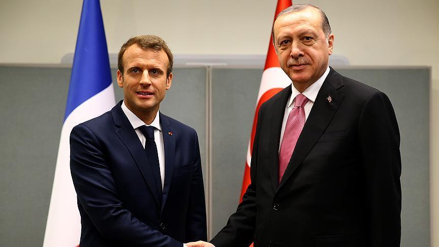 Turkish President Erdogan and French leader Macron discuss humanitarian crisis in Syria