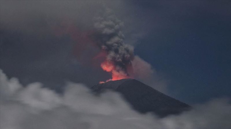 New Zealand's Whakaari Volcano Erupts | NationalTurk