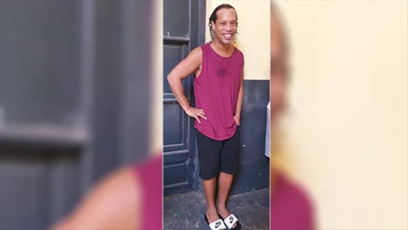 Ronaldinho Poses For Picture In Paraguayan Prison Nationalturk