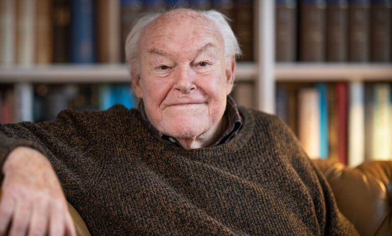 Actor Timothy West dies