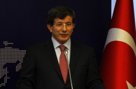 davutoglu konferans e1360685862444