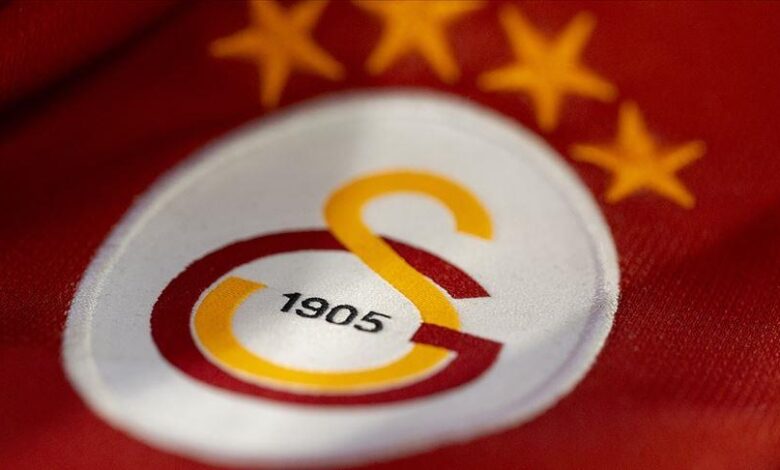 Galatasaray, Puma ile 5 yıllık anlaşma imzaladı. Yapılan anlaşmayla Galatasaray, 25 milyon euroluk gelir elde edecek.