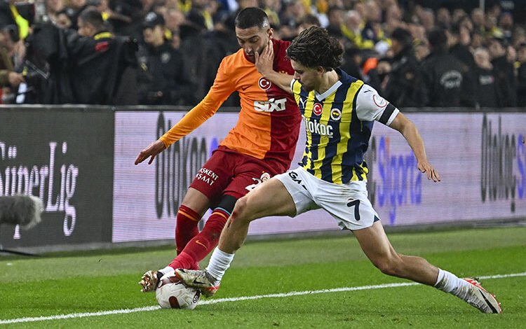 Trendyol Süper Lig'in 18. haftasındaki derbide karşılaşan Fenerbahçe ile Galatasaray, 0-0 berabere kaldı.