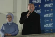 Cumhurbaşkanı Erdoğan, Mahalli İdareler Genel Seçimleri'nin ardından AK Parti Genel Merkezi balkonundan seslendi.