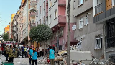 İstanbul Bahçelievler'de 4 katlı bir bina çöktü. Yapılan açıklamada ölen, yaralanan ya da enkazda kalan kimsenin bulunmadığı belirtildi.