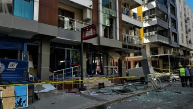 İzmir'de bir restoranda meydana gelen patlamada 4 kişi hayatını kaybetti, 20'den fazla kişi yaralandı.