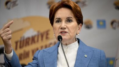 Meral Akşener, kayınbiraderi Hasan Basri Akşener hakkında tehdit içerikli söylemleri nedeniyle suç duyurusunda bulundu.