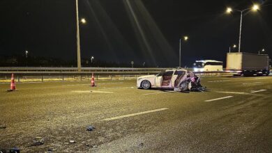 Ankara-Niğde Otoyolu'nda bir tır ile otomobilin çarpışması sonucu 1 kişi hayatını kaybetti, 2'si çocuk 3 kişi yaralandı.