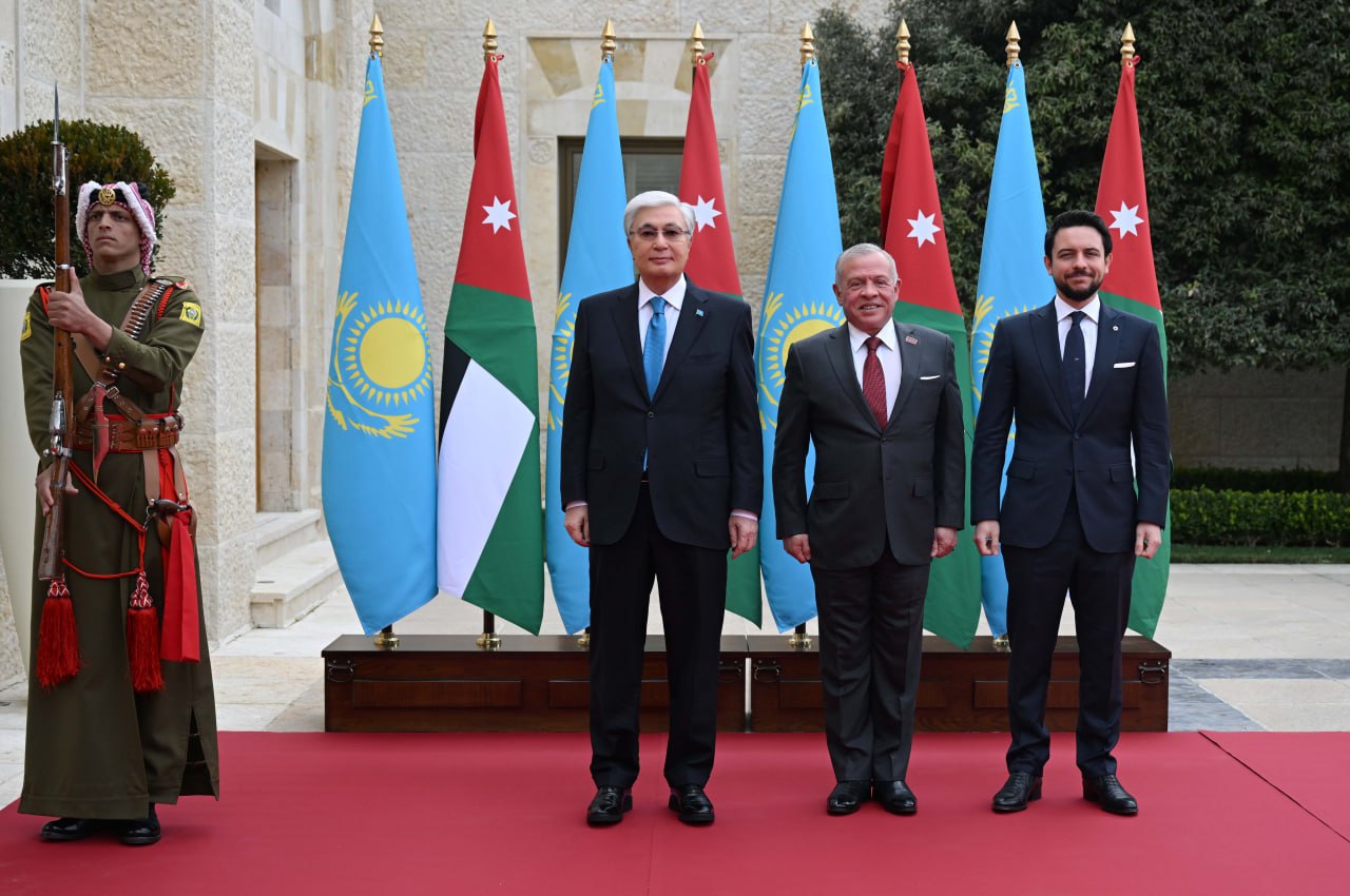 Kazakistan Cumhurbaşkanı Kasım Cömert Tokayev’in Ürdün’e gerçekleştirdiği resmi ziyarette, iki ülke arasında işbirliği mutabakat zaptı imzalandı.