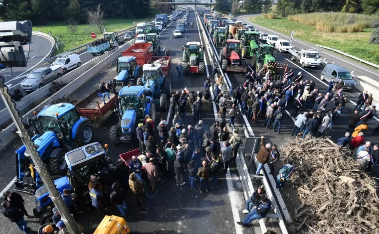 Fransa’da bir süredir çiftçilerin protestoları devam ediyor. Fransa Başbakanı Gabriel Attal yeni tedbirleri açıkladı.