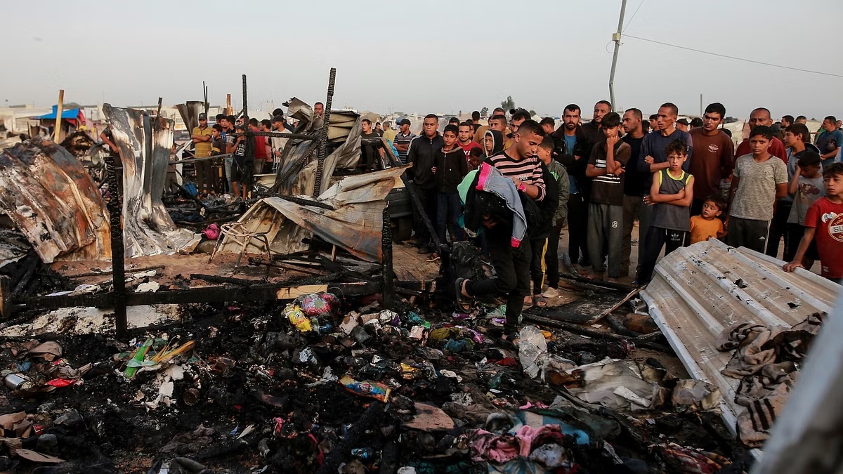 İsrail'den yeni iddia: Yangını Hamas'ın silah deposu tetikledi