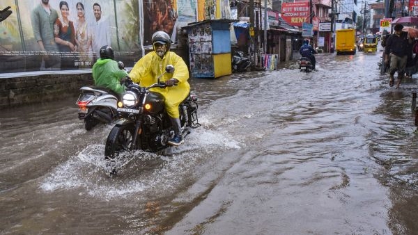 Hindistan'da sıcak hava can almaya devam ediyor