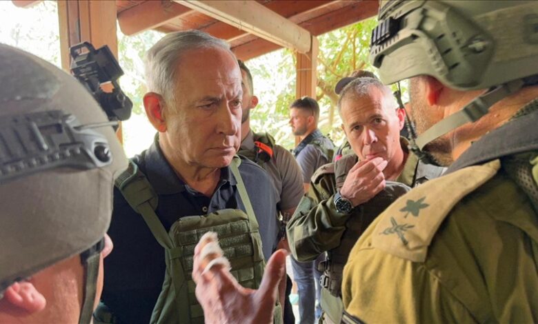İsrail Başbakanı Binyamin Netanyahu, ABD'ye seslendi. Netanyahu, mühimmat sevkiyatına yönelik engellerin kaldırılması çağrısında bulundu.