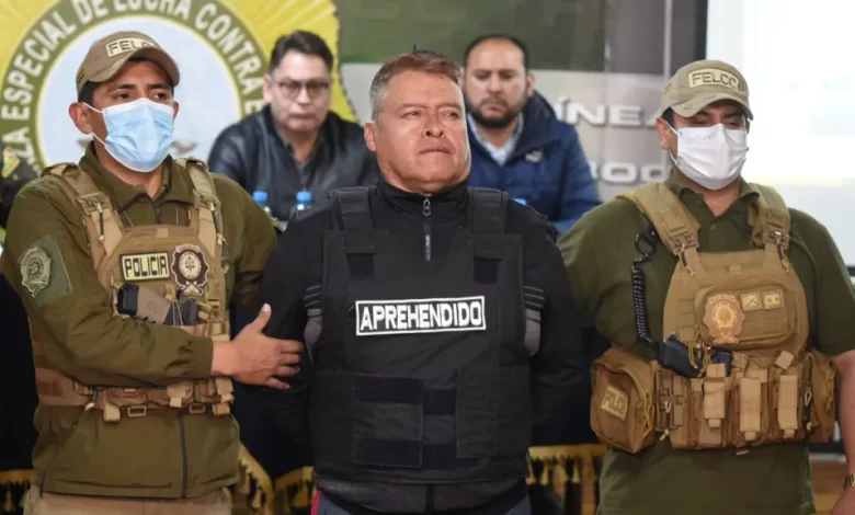 Bolivya polisi, başkent La Paz'daki başkanlık sarayının askerler tarafından basılmasından saatler sonra darbe girişiminin liderini tutukladı.