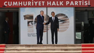 Cumhurbaşkanı ve AK Parti Genel Başkanı Recep Tayyip Erdoğan'ın, CHP Genel Başkanı Özgür Özel'i ziyaret etti.