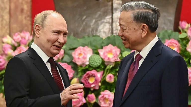Vladimir Putin, Vietnam Devlet Başkanı To Lam ile buluştu