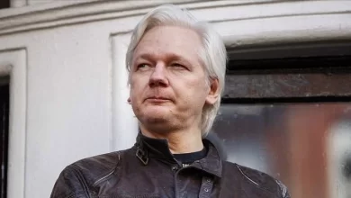Wikileaks'in kurucusu Julian Assange beş yıl hapis yattıktan sonra serbest bırakıldı.