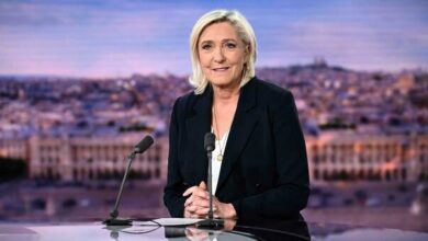 Fransa'da seçimlerin ilk turu gerçekleşti. Fransa'da aşırı sağın sandıktan önde çıkması kutlanıyor.