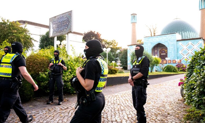 Almanya'da büyük operasyon! Hamburg İslam Merkezi yasaklandı