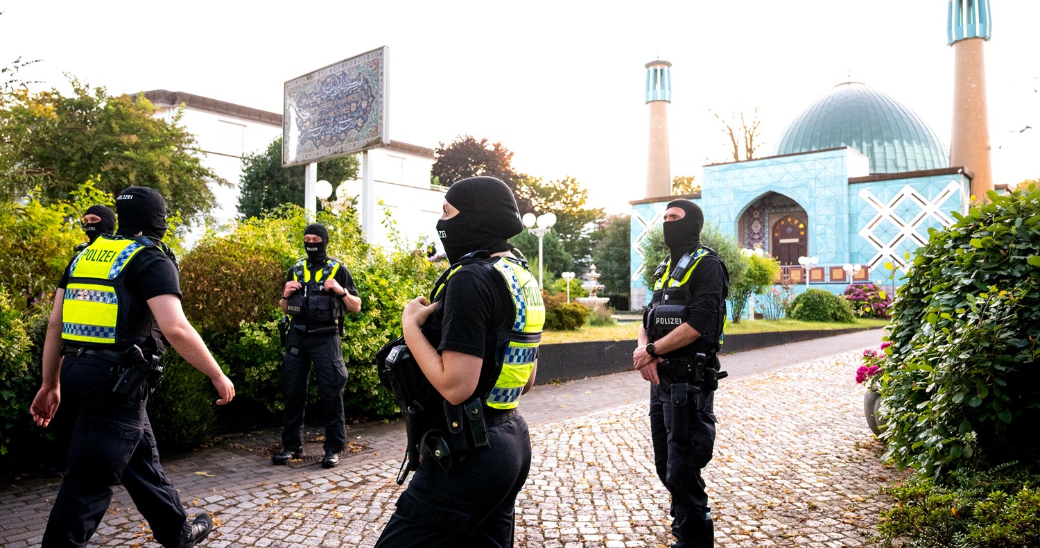 Almanya'da büyük operasyon! Hamburg İslam Merkezi yasaklandı