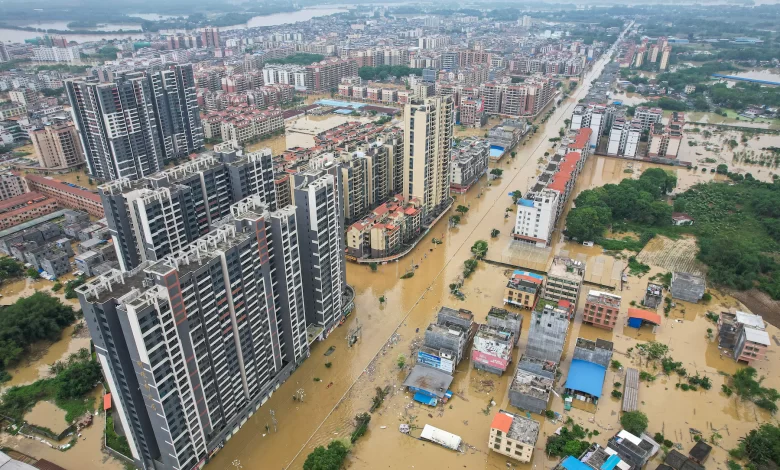 Çin son iki aydır sel ve heyelanlarla boğuşuyor. Ülkede iki ayda 150'den fazla kişi hayatını kaybetti.