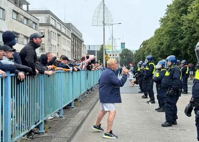 İngiltere'nin Plymouth kentindeki aşırı sağcı şiddet olaylarında 6 kişi gözaltına alındı.