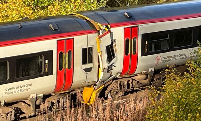 Galler’de meydana gelen tren kazasında bir kişi hayatını kaybederken, 15 kişi yaralandı.