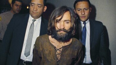 Ünlü tarikat lideri Charles Manson’un daha önce bilinmeyen cinayetleri itiraf ettiği yeni bir ses kaydı ortaya çıktı.