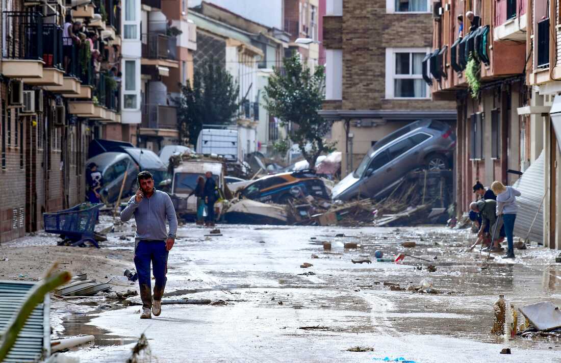 İspanya'da tarihi sel felaketinde tablo ağırlaşıyor