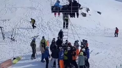 İspanya'nın Pyrenees bölgesinde yer alan Astún Kayak Merkezi’nde teleferik sisteminde meydana gelen arıza, büyük bir kazaya yol açtı.