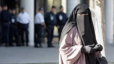 İsviçre'de 'Burka Yasağı' yürürlüğe girdi. Kamuya açık alanlarda yüzü tamamen kapatan giysiler yasaklandı.