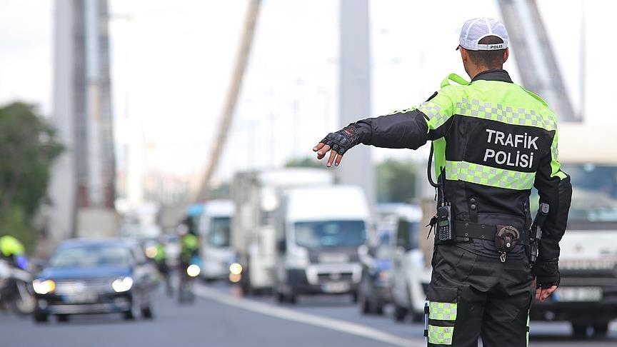 2025 yılıyla birlikte trafik cezaları, yeniden değerleme oranıyla yüzde 43,93 zam yapıldı.