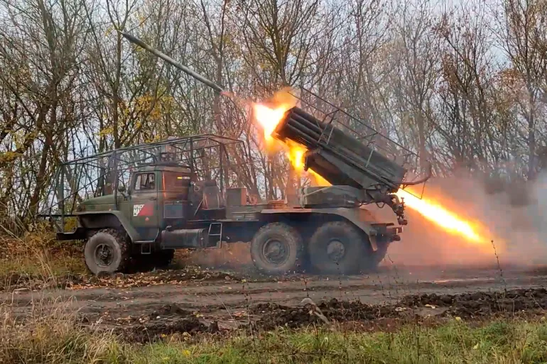 Ukrayna, Rusya'nın Kursk bölgesinde sürpriz bir saldırı başlatarak stratejik noktaları hedef aldı.