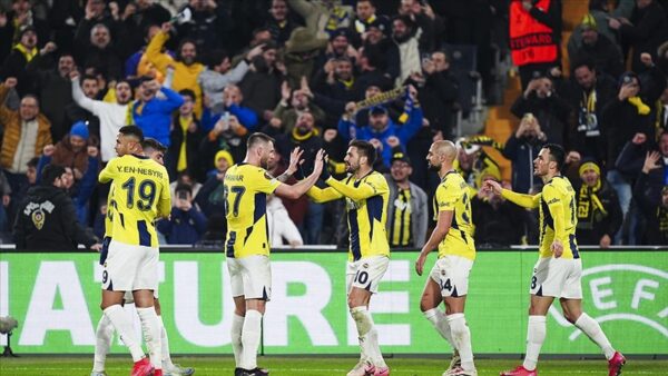 Uefa Avrupa Liginde Fenerbahçe Kendisine Karşı varlık gösteremeyen rakibi Anderlcht karşısında çok rahat şekilde galip Geldi.