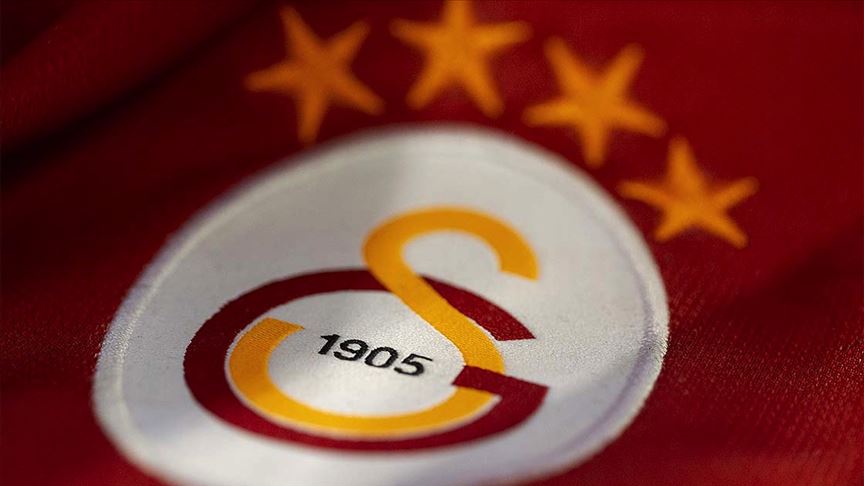 Galatasaray, Fenerbahçe ile oynayacakları derbiye yabancı hakem atanması kararına sert tepki gösterdi.