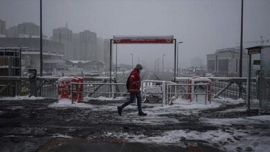 İstanbul’da etkili olan kar yağışı sebebiyle 11 Şubat Salı günü 9 ilçede eğitime ara verildi.