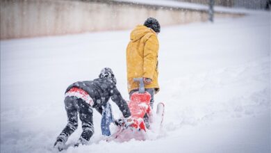 İstanbul’da yaşanan olumsuz hava koşulları sebebiyle okullar 20 Şubat Perşembe günü tatil edildi.