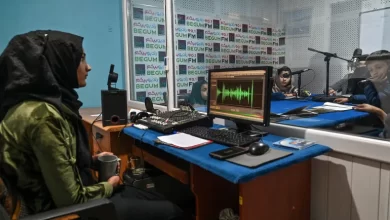 Afganistan'da Taliban yönetimi, Radyo Begum'u "birden fazla ihlal" gerekçesiyle kapattı ve iki çalışanını gözaltına aldı.