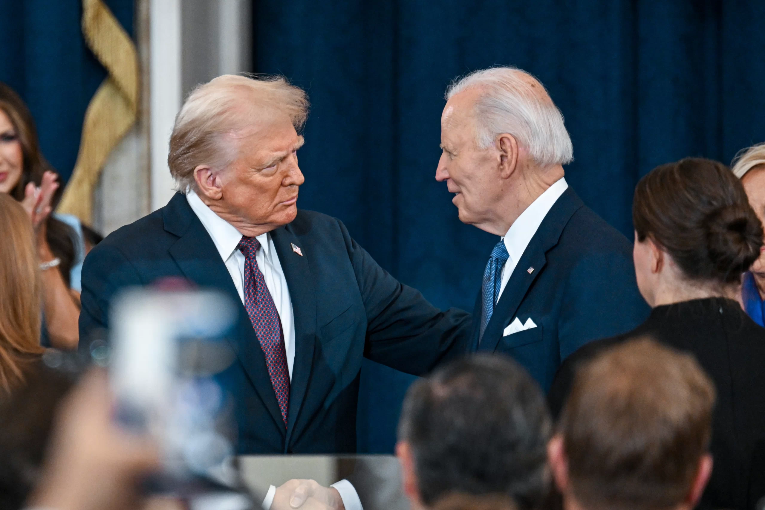 ABD Başkanı Donald Trump, selefi Joe Biden’ın görev süresi bitmeden verdiği af kararlarının hükümsüz olduğunu savundu.