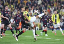 UEFA Avrupa Ligi son 16 turu ilk maçında Fenerbahçe, sahasında Rangers'a 3-1 mağlup oldu. Jose Mourinho, takımının performansını eleştirdi.