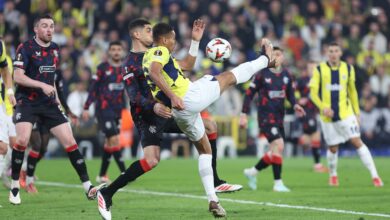 UEFA Avrupa Ligi son 16 turu ilk maçında Fenerbahçe, sahasında Rangers'a 3-1 mağlup oldu. Jose Mourinho, takımının performansını eleştirdi.